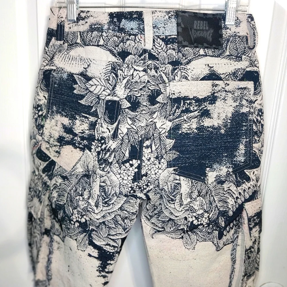 Rebel Vengeange Tapestry Skeleton Cargo‎ Pants, NWT, Size 32